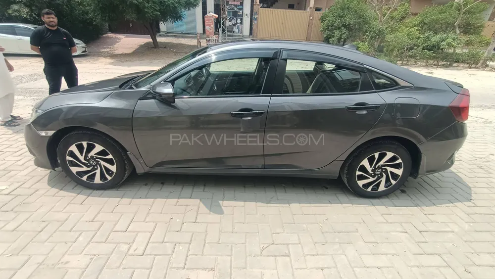 Honda Civic 2018 for Sale in Faisalabad Image-1