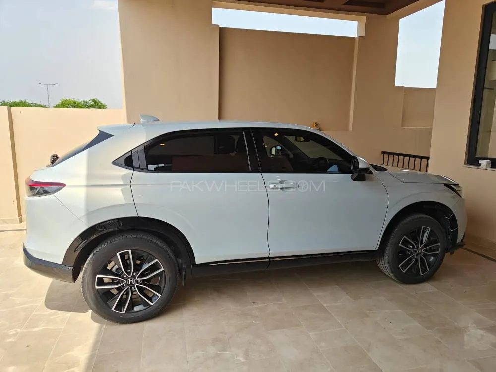 Honda Vezel 2021 for Sale in Islamabad Image-1