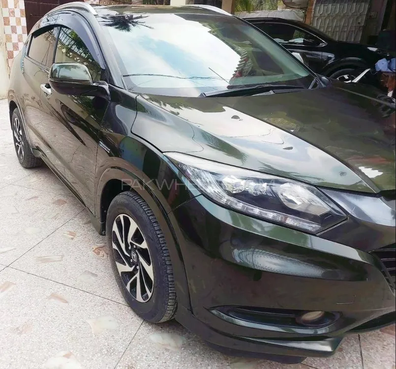Honda Vezel 2015 for Sale in Karachi Image-1