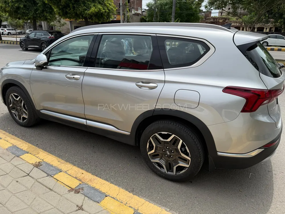 Hyundai Santa Fe 2023 for Sale in Lahore Hyundai Santa Fe 2023 for Sale in Lahore Image-5