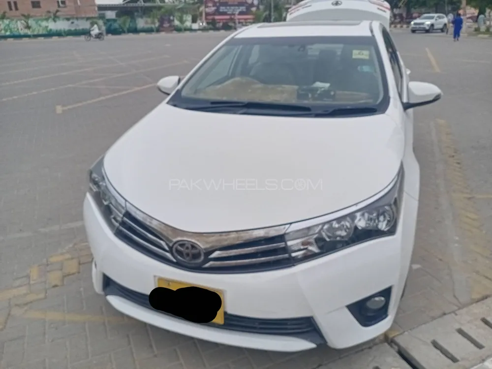 Toyota Corolla 2015 for Sale in Karachi Image-1