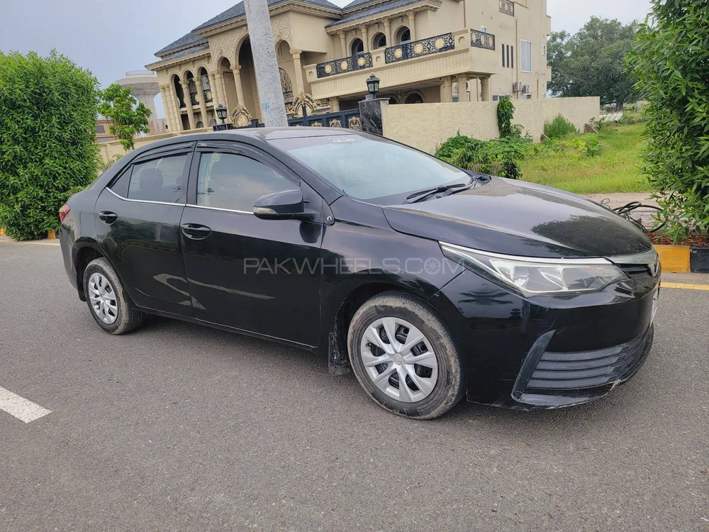 Toyota Corolla 2015 for Sale in Gujranwala Image-1