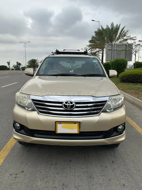 Toyota Fortuner 2013 for Sale in Karachi Image-1