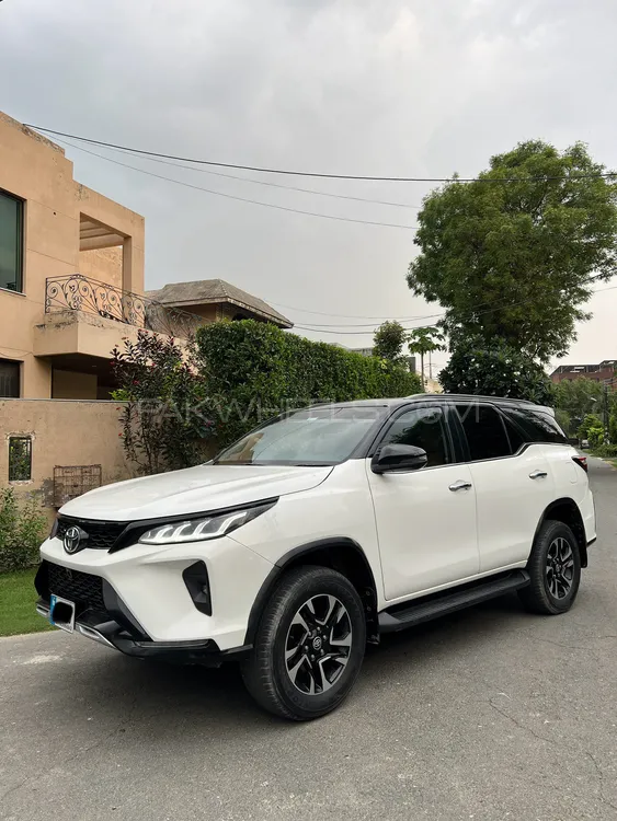 Toyota Fortuner 2018 for Sale in Lahore Toyota Fortuner 2018 for Sale in Lahore Image-3