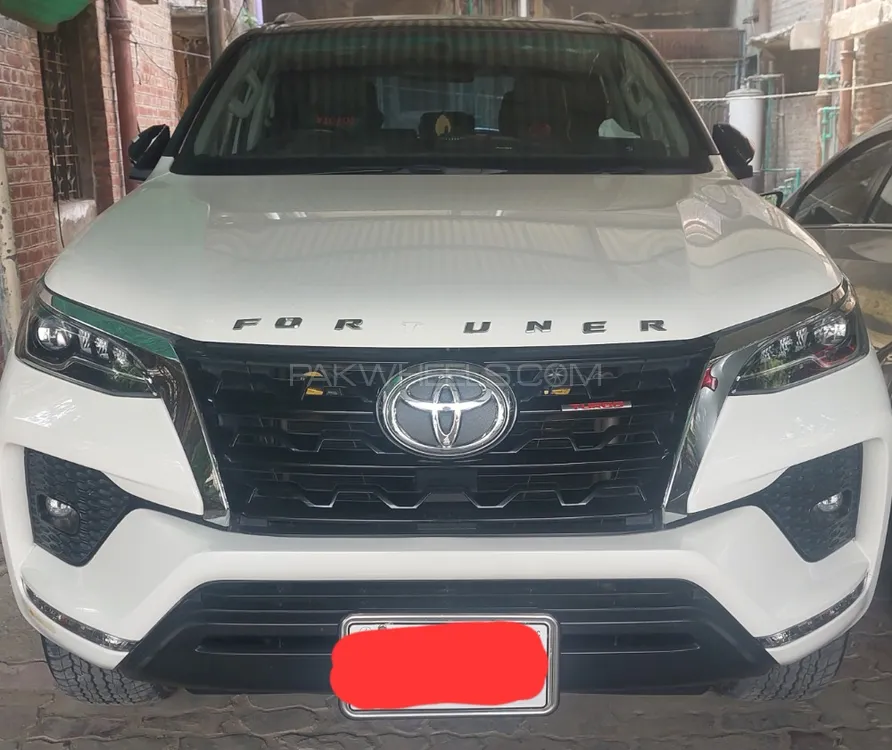 Toyota Fortuner 2021 for Sale in Lahore Image-1