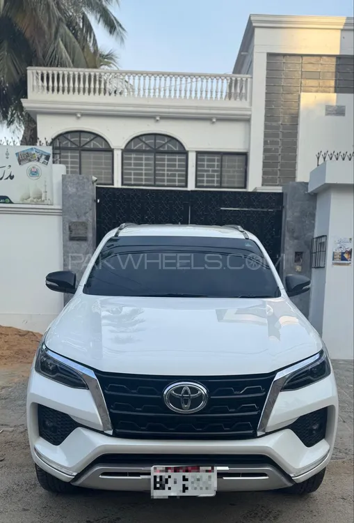 Toyota Fortuner 2021 for Sale in Karachi Image-1