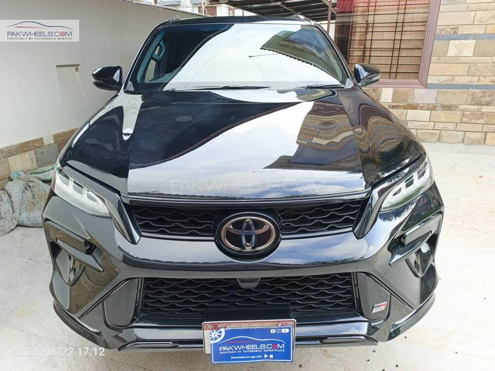 Toyota Fortuner 2023 for Sale in Karachi Image-1