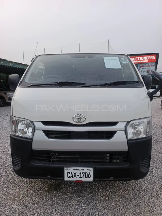 Toyota Hiace 2020 for Sale in Islamabad Image-1