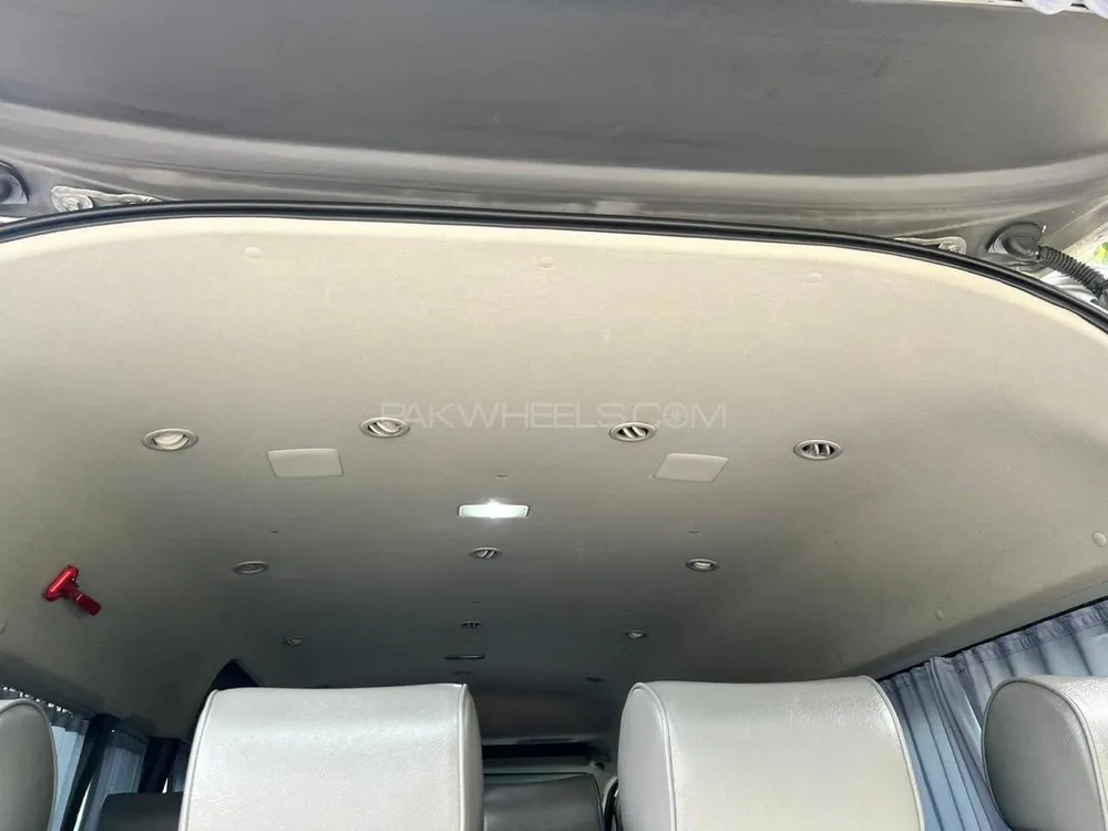 Toyota Hiace 2019 for Sale in Karachi Toyota Hiace 2019 for Sale in Karachi Image-5