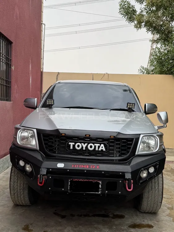 Toyota Hilux 2014 for Sale in Karachi Image-1