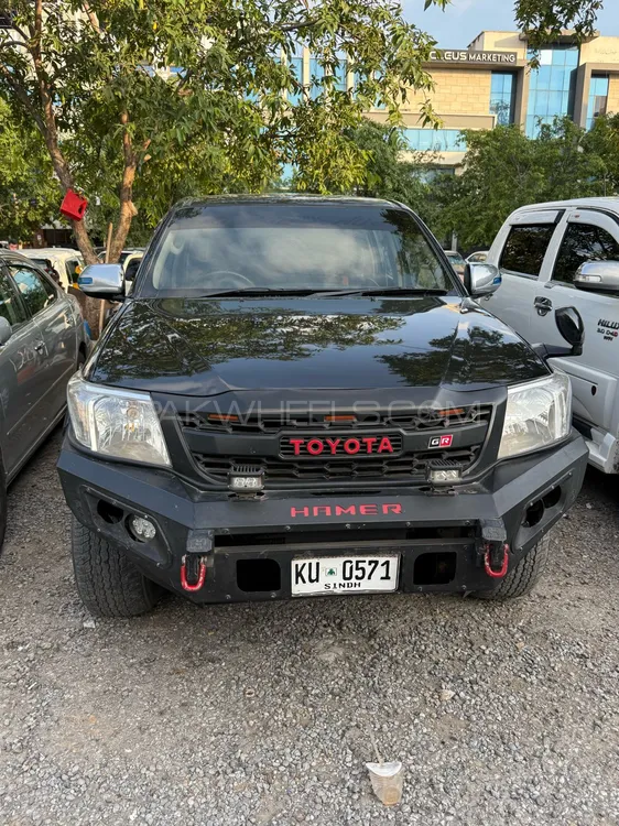 Toyota Hilux 2015 for Sale in Islamabad Image-1
