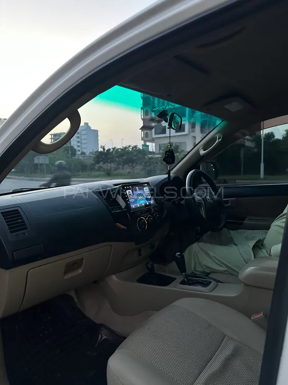 Toyota Hilux 2015 for Sale in Rawalpindi Toyota Hilux 2015 for Sale in Rawalpindi Image-10