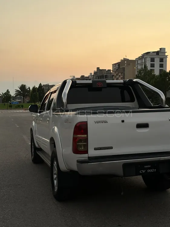 Toyota Hilux 2015 for Sale in Rawalpindi Toyota Hilux 2015 for Sale in Rawalpindi Image-7