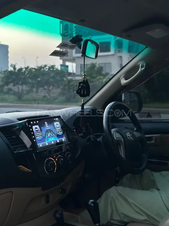 Toyota Hilux 2015 for Sale in Rawalpindi Toyota Hilux 2015 for Sale in Rawalpindi Image-11