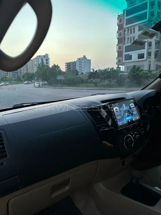 Toyota Hilux 2015 for Sale in Rawalpindi Toyota Hilux 2015 for Sale in Rawalpindi Image-12