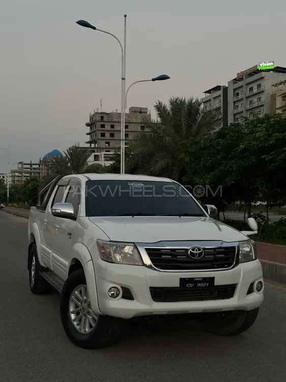 Toyota Hilux 2015 for Sale in Rawalpindi Toyota Hilux 2015 for Sale in Rawalpindi Image-3