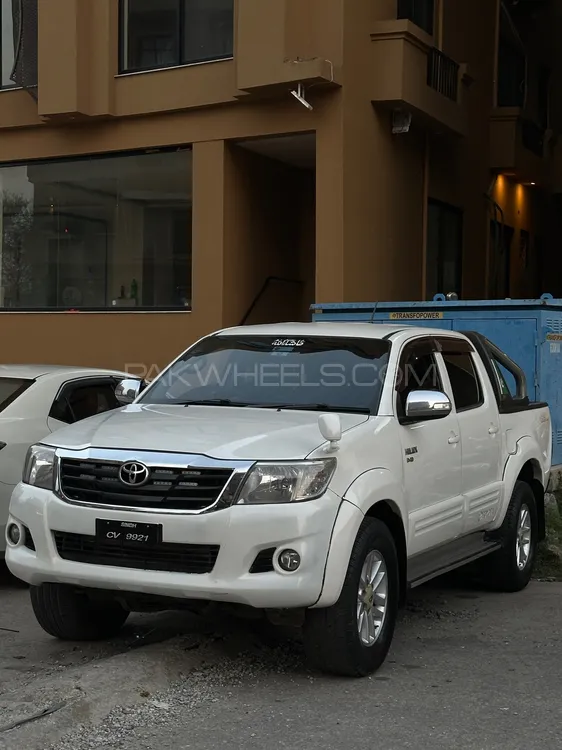 Toyota Hilux 2015 for Sale in Rawalpindi Image-1