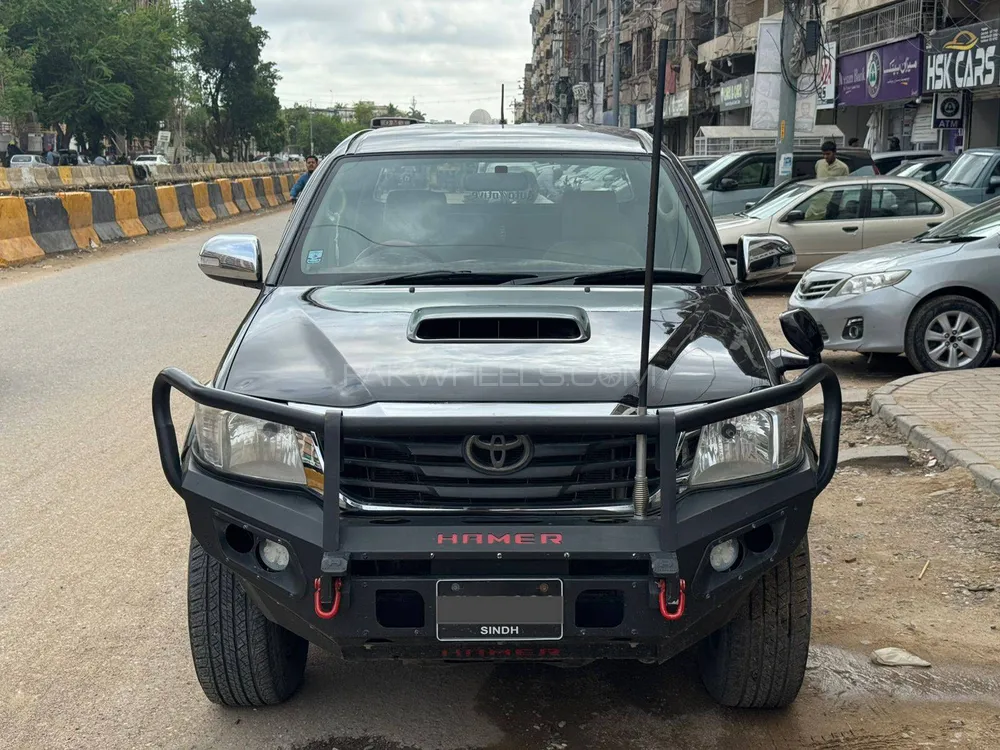ٹویوٹا ہائیلکس 2011 for Sale in کراچی ٹویوٹا ہائیلکس 2011 for Sale in کراچی Image-2