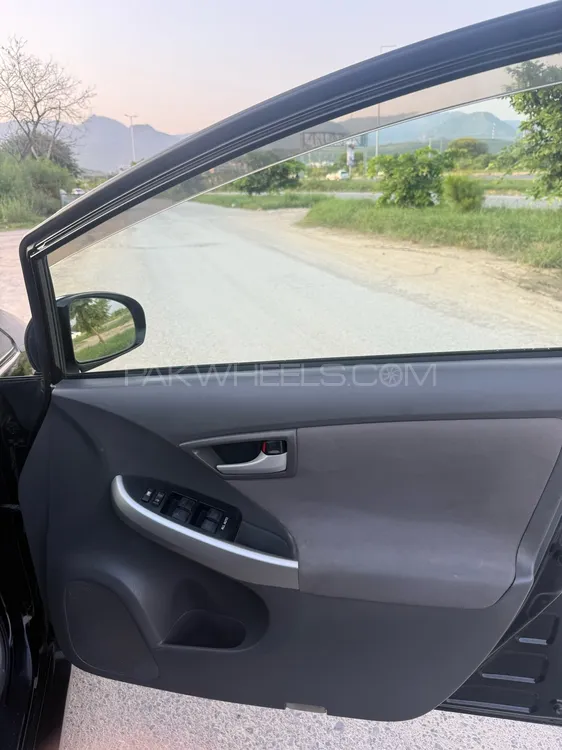 Toyota Prius 2010 for Sale in Islamabad Toyota Prius 2010 for Sale in Islamabad Image-10