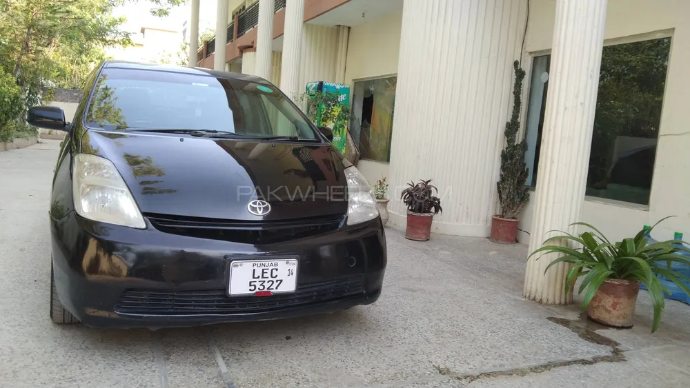 Toyota Prius 2005 for Sale in Islamabad Image-1