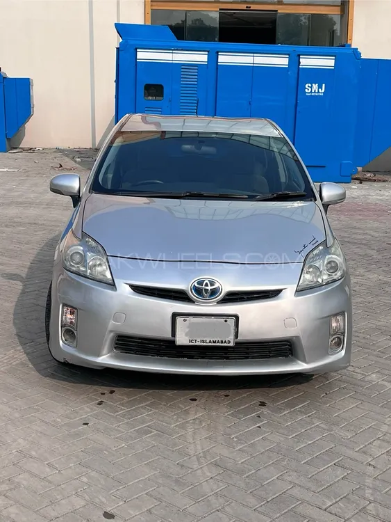 Toyota Prius 2009 for Sale in Islamabad Image-1