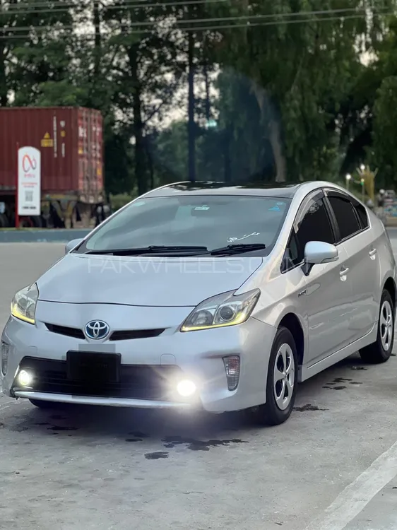 Toyota Prius 2012 for Sale in Mardan Image-1