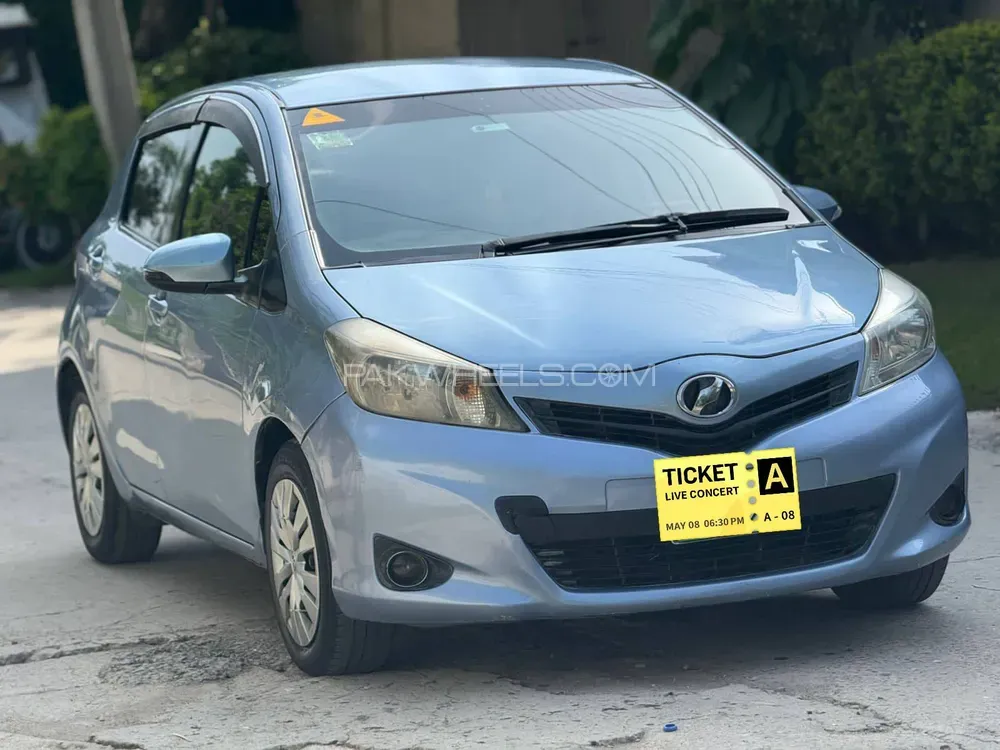 Toyota Vitz 2012 for Sale in Swabi Image-1