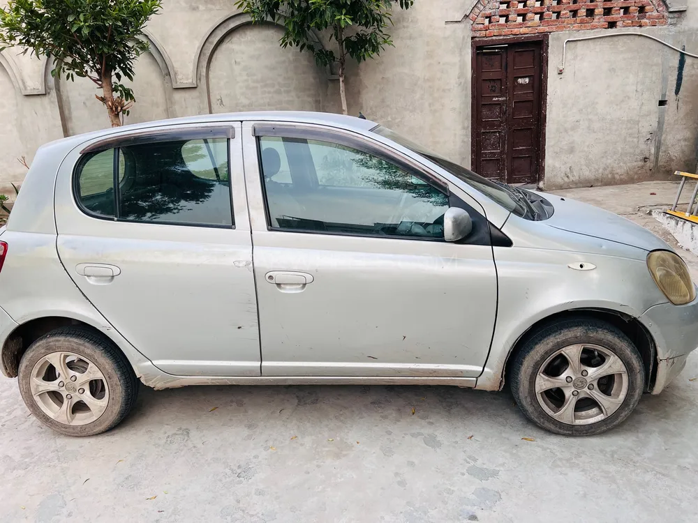 Toyota Vitz 2002 for Sale in Faisalabad Image-1
