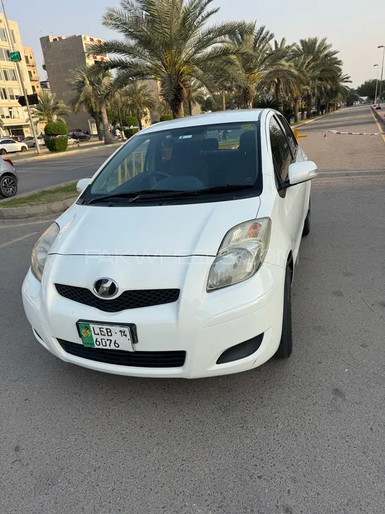 Toyota Vitz 2010 for Sale in Lahore Image-1