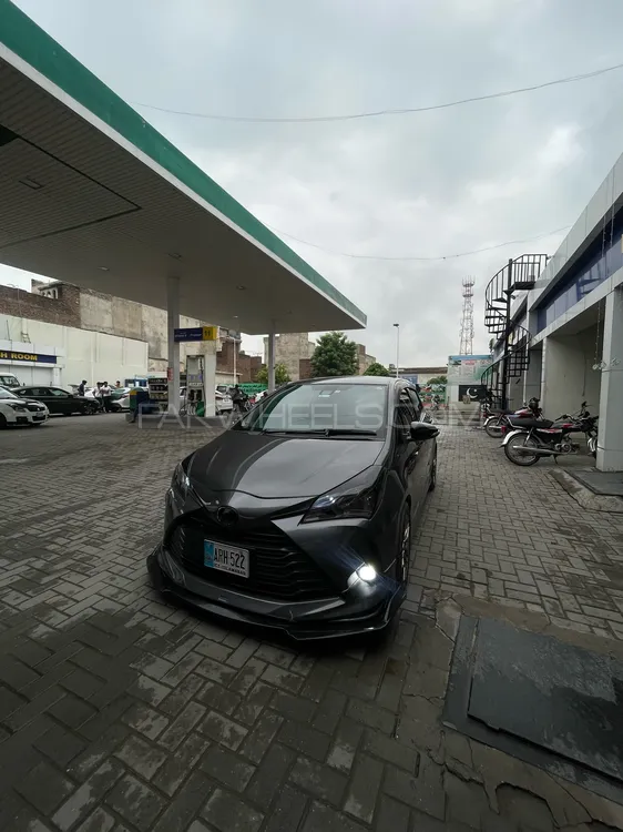 Toyota Vitz 2017 for Sale in Sialkot Image-1