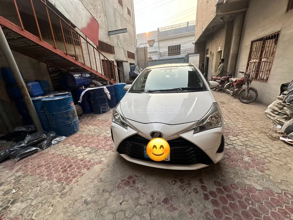 Toyota Vitz 2017 for Sale in Multan Image-1