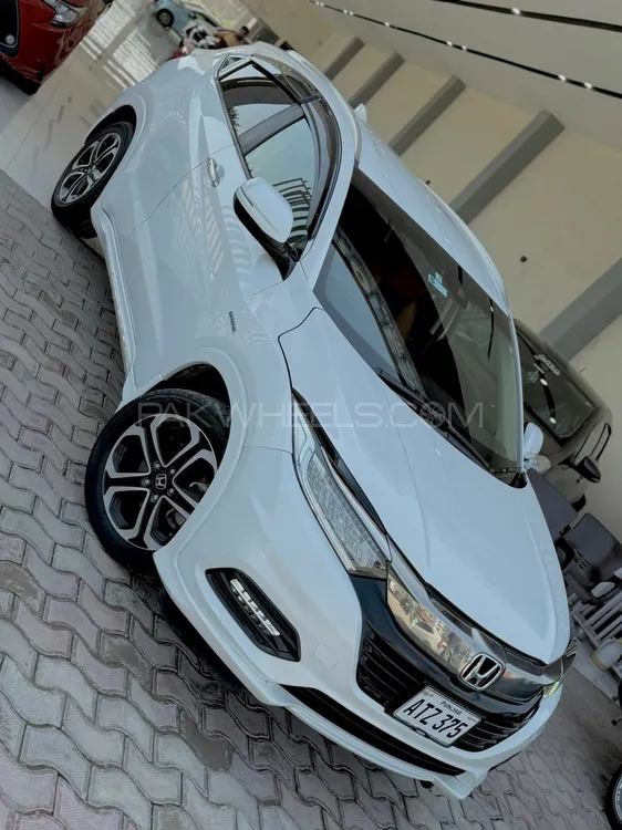 Honda Vezel 2018 for Sale in Peshawar Image-1