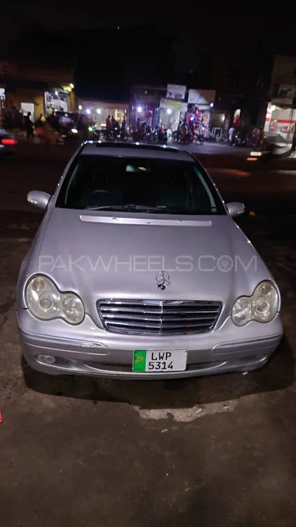 Mercedes Benz C Class 2004 for Sale in Lahore Image-1