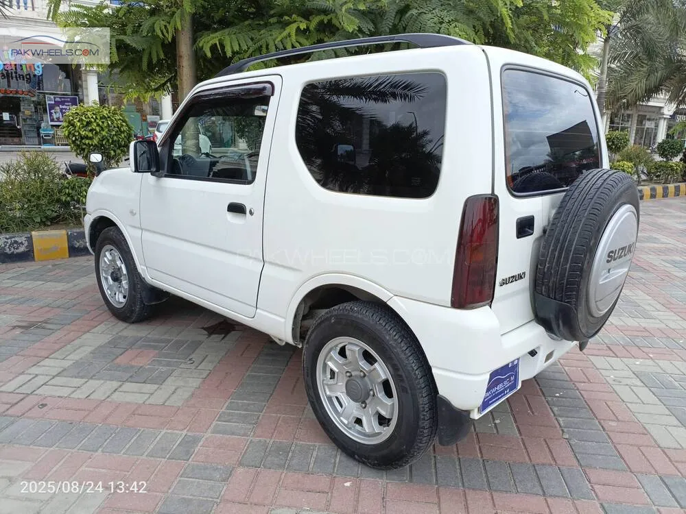 Suzuki Jimny 2017 for Sale in Gujranwala Suzuki Jimny 2017 for Sale in Gujranwala Image-6
