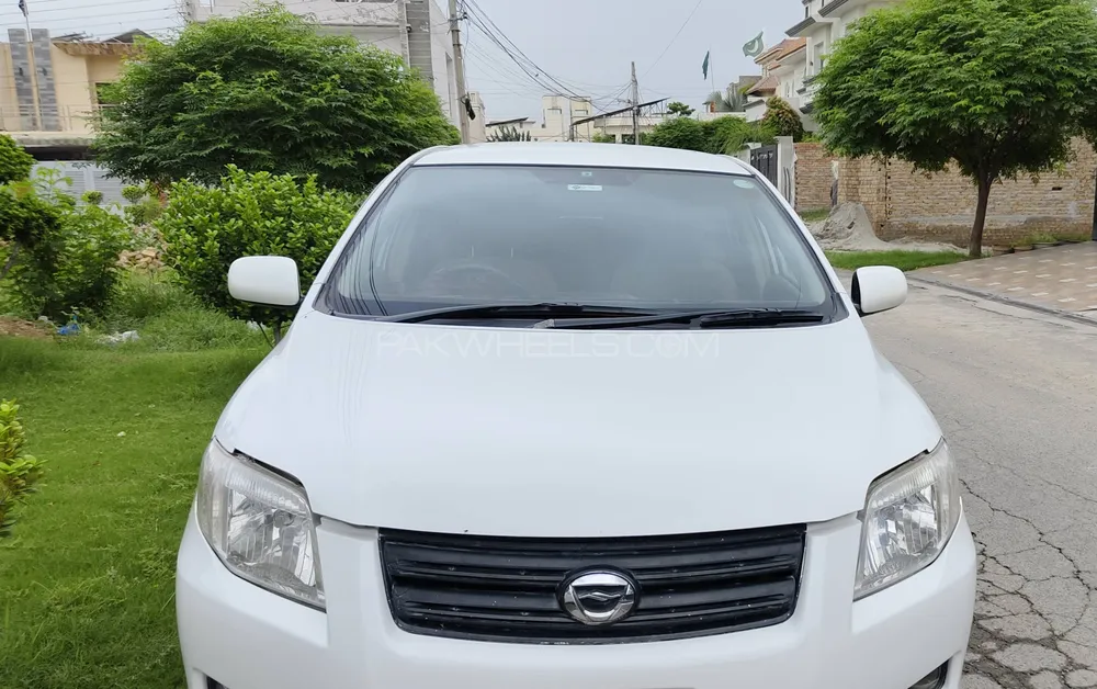 Toyota Corolla Axio 2007 for Sale in Multan Image-1
