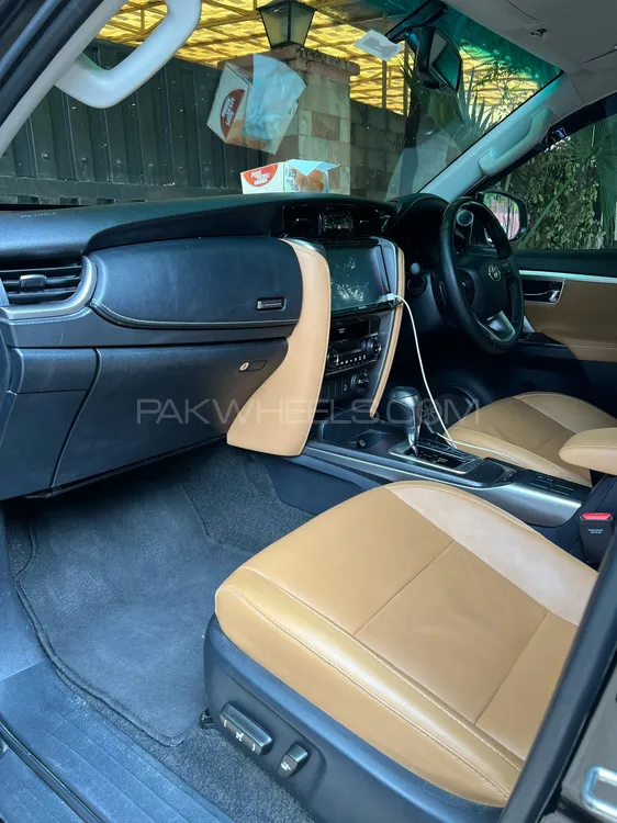 ٹویوٹا فورچیونر 2022 for Sale in لاہور ٹویوٹا فورچیونر 2022 for Sale in لاہور Image-8