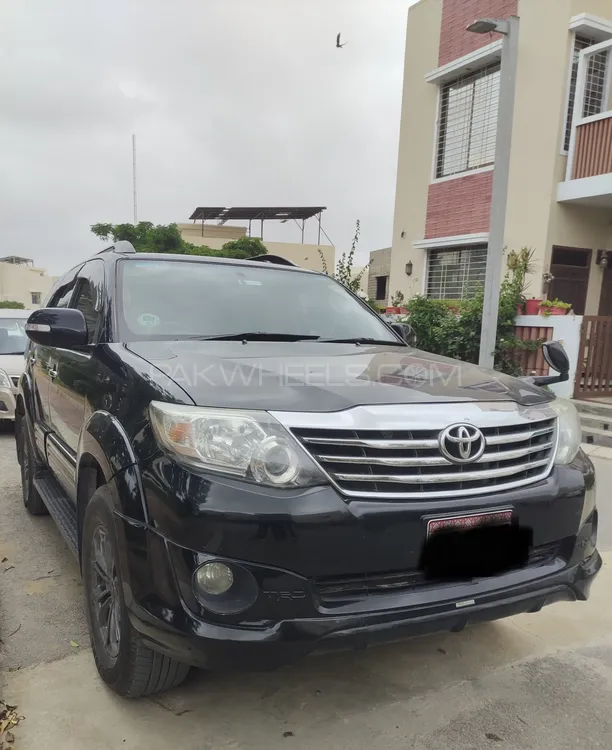Toyota Fortuner 2015 for Sale in Karachi Image-1