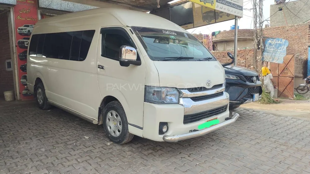 Toyota Hiace 2016 for Sale in Multan Image-1