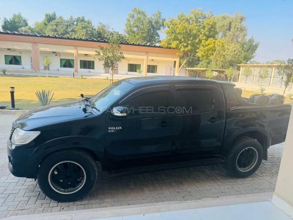Toyota Hilux 2011 for Sale in Bahawalpur Image-1