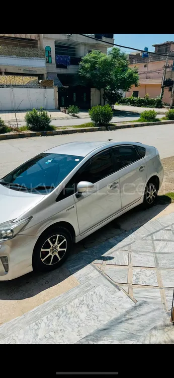 Toyota Prius 2013 for Sale in Peshawar Image-1