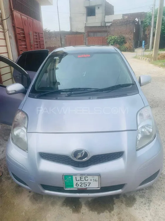 Toyota Vitz 2014 for Sale in Wazirabad Image-1