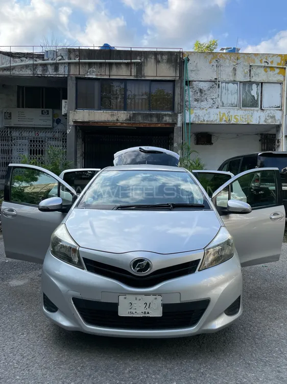 Toyota Vitz 2014 for Sale in Islamabad Image-1