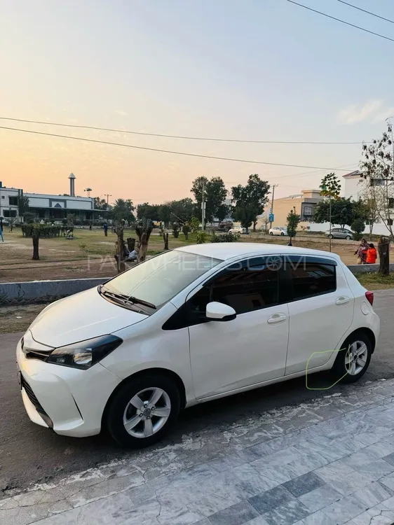 Toyota Vitz 2017 for Sale in Lahore Image-1
