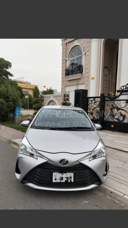 Toyota Vitz 2018 for Sale in Lahore Image-1