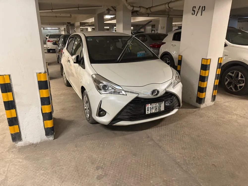 Toyota Vitz 2020 for Sale in Karachi Image-1