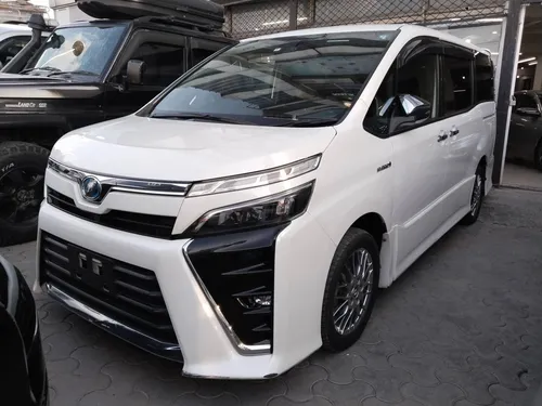 Toyota Voxy Hybrid X 2018