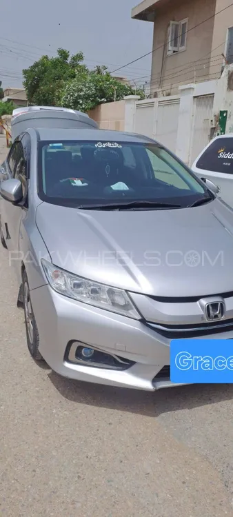 Honda Grace Hybrid 2018 for Sale in Karachi Image-1