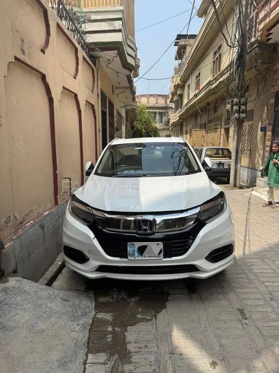 Honda Vezel 2017 for Sale in Peshawar Image-1