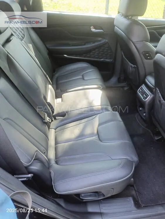 Hyundai Santa Fe 2023 for Sale in Islamabad Hyundai Santa Fe 2023 for Sale in Islamabad Image-12