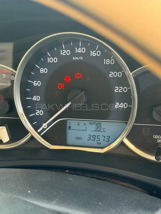 Toyota Corolla 2018 for Sale in Karachi Image-1